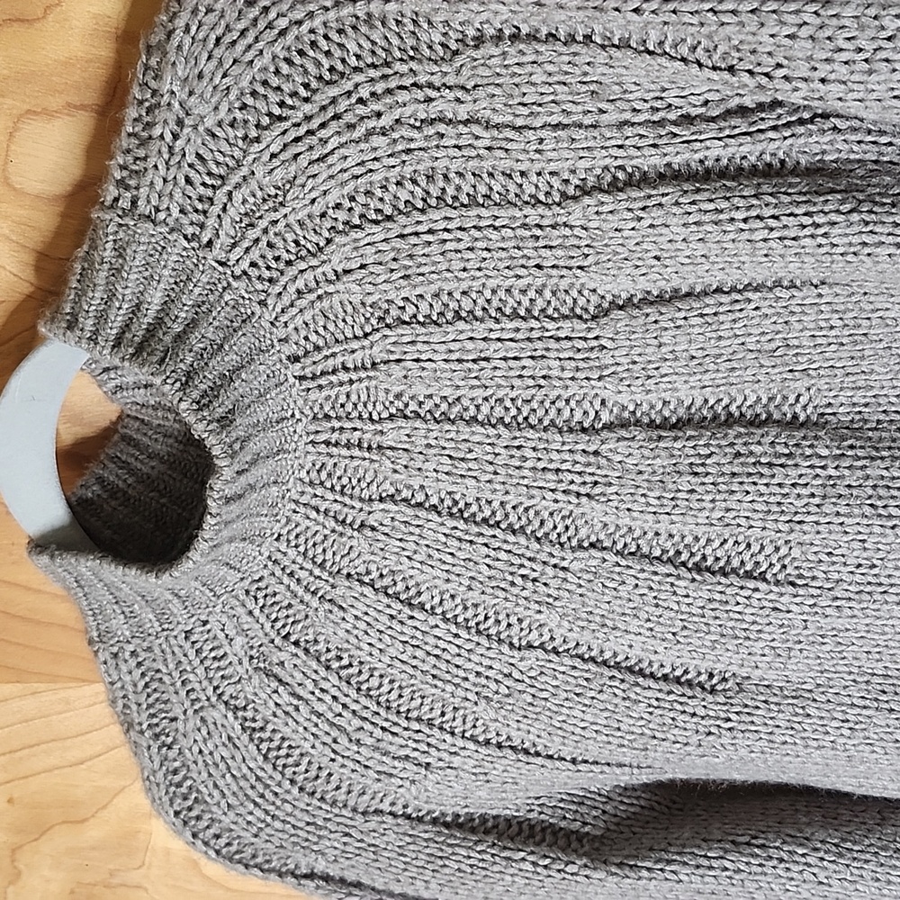 Abercrombie & Fitch Balloon Sleeve Knit Sweater - Picture 3 of 4